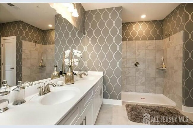 Building Photo - 425 Tavern Rd