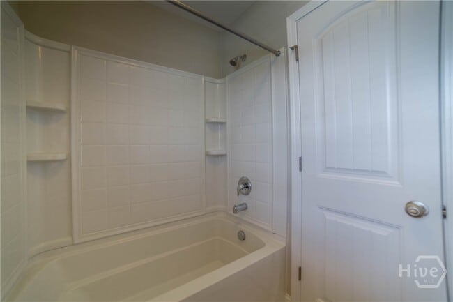 Building Photo - 126 Endicott Dr