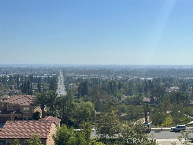 Building Photo - 2584 E Temblor Ranch Dr