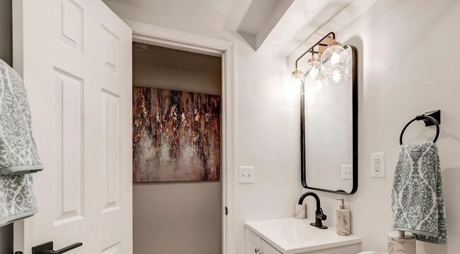 Building Photo - 1720 St Paul St