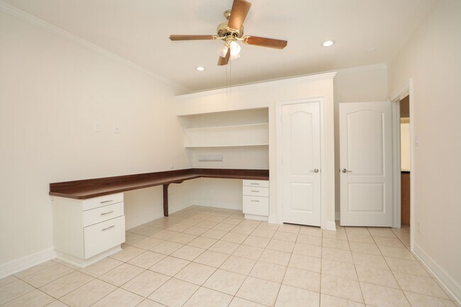 Building Photo - 7499 Brompton St