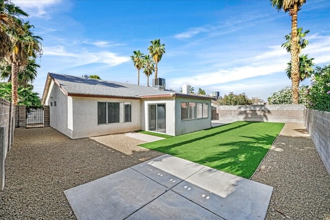 Building Photo - 3849 Boca Chica Ave
