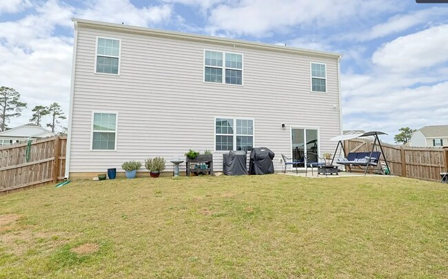 Building Photo - Beautiful 5 Bedroom, 3 Bath Home- New to Rental Market- Short Commute to Ft. Bragg