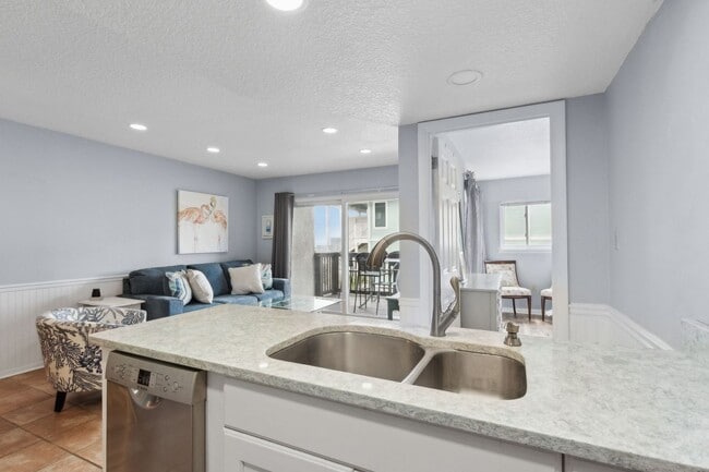 Building Photo - Oceanfront Long-Term Rental at Sand Dollar...