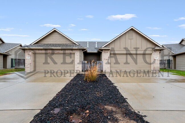 Building Photo - 3411 E Aster St