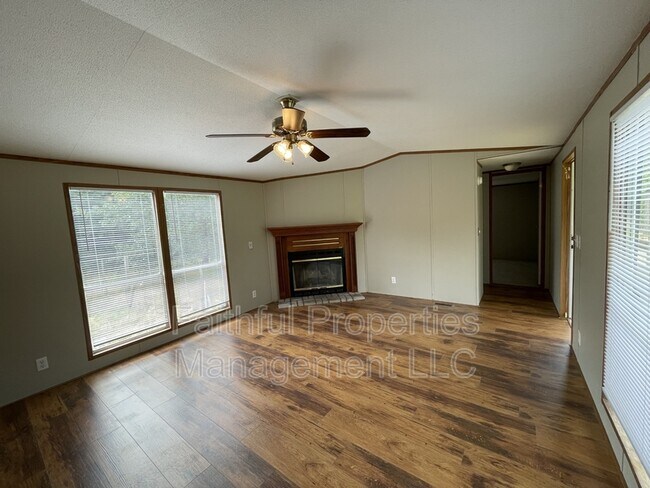 Building Photo - 19006 County Rd 4104