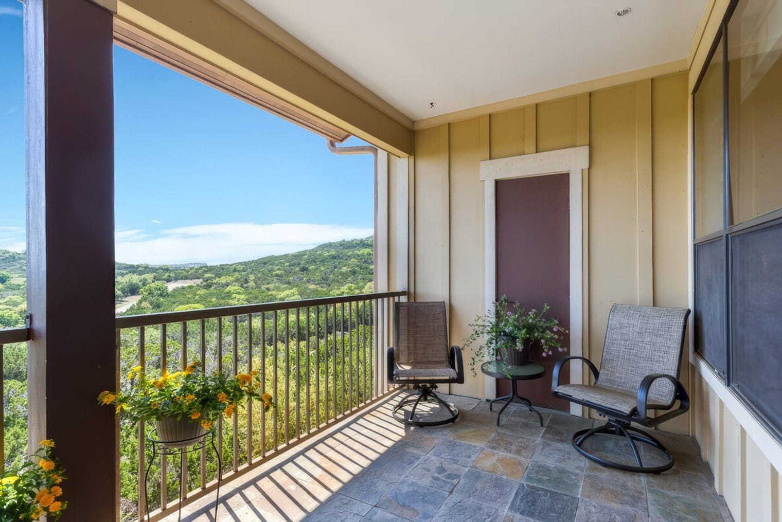 Building Photo - 17901 Edgewood Way