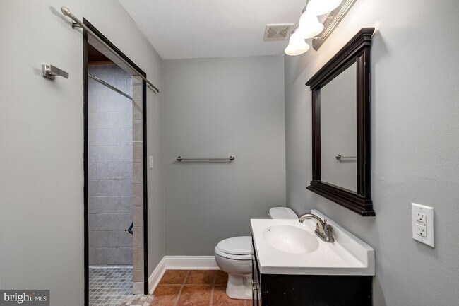 Building Photo - 130 N Collington Ave