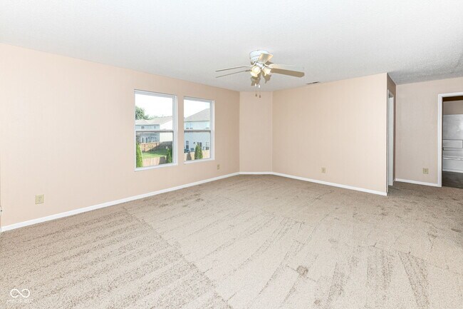 Building Photo - 1155 Redwood Dr