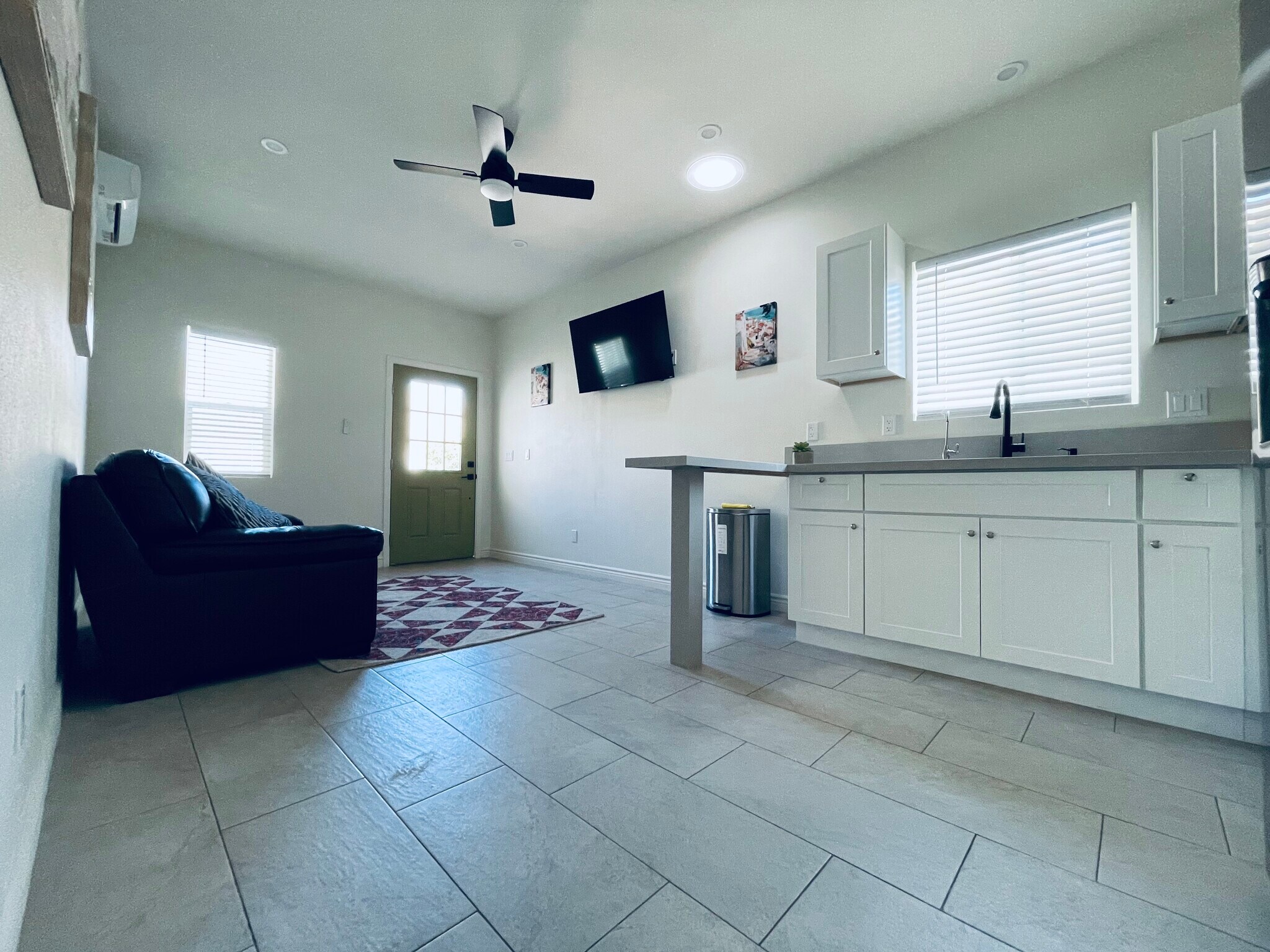 Building Photo - 53670 Avenida Velasco