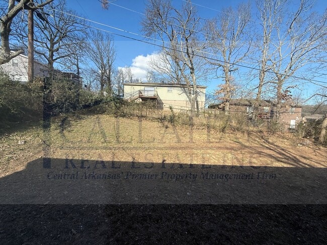 Building Photo - NLR 3 Bedroom Home