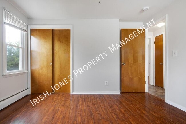 Building Photo - 425 Callodine Ave