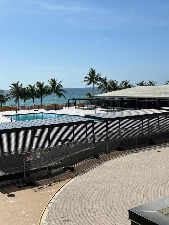 Building Photo - 1950 S Ocean Dr