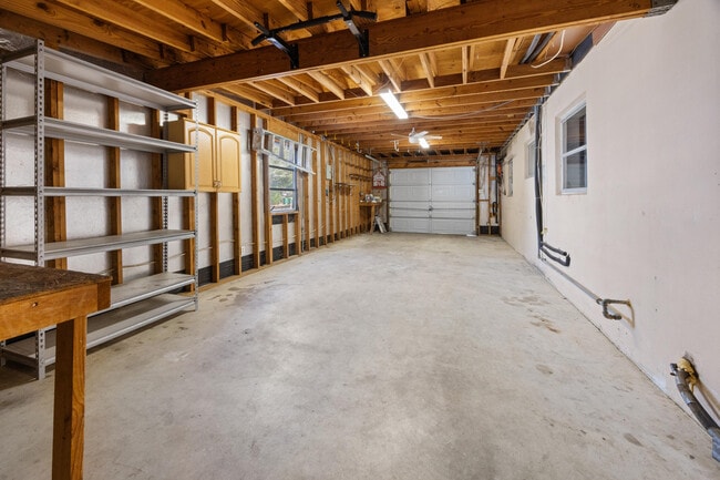 Building Photo - 435 Argyle Ct