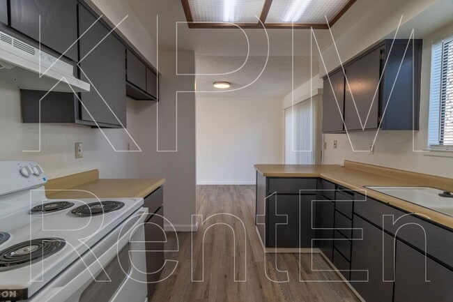 Building Photo - 8413 Neubourg Dr