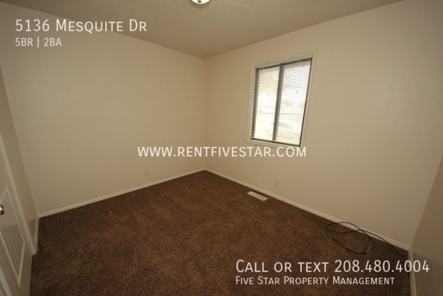 Building Photo - 5136 Mesquite Dr
