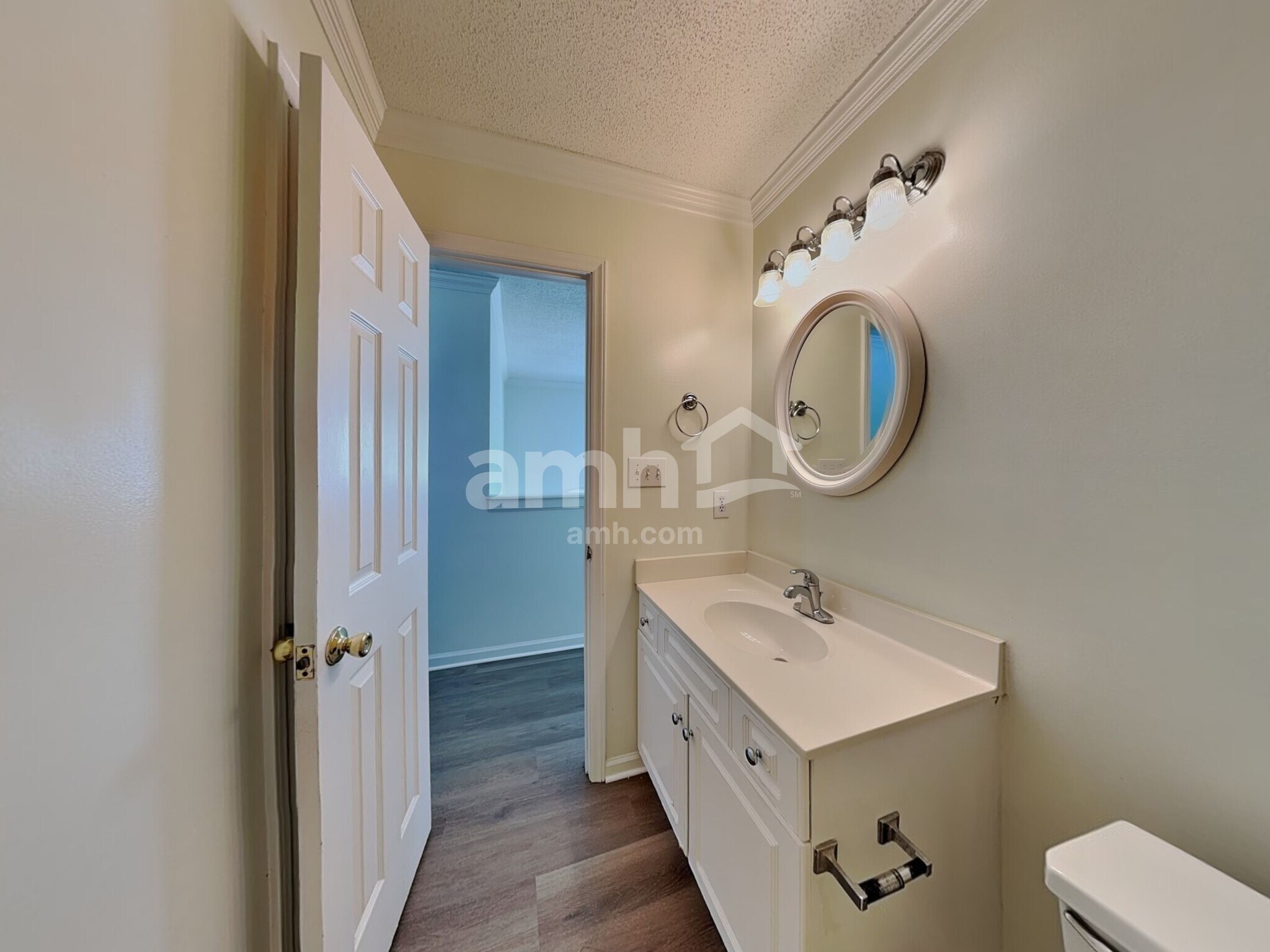 Building Photo - 1703 Hunterwoods Dr