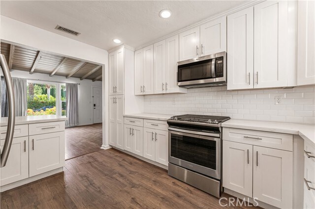 Building Photo - 16601 Valerio St
