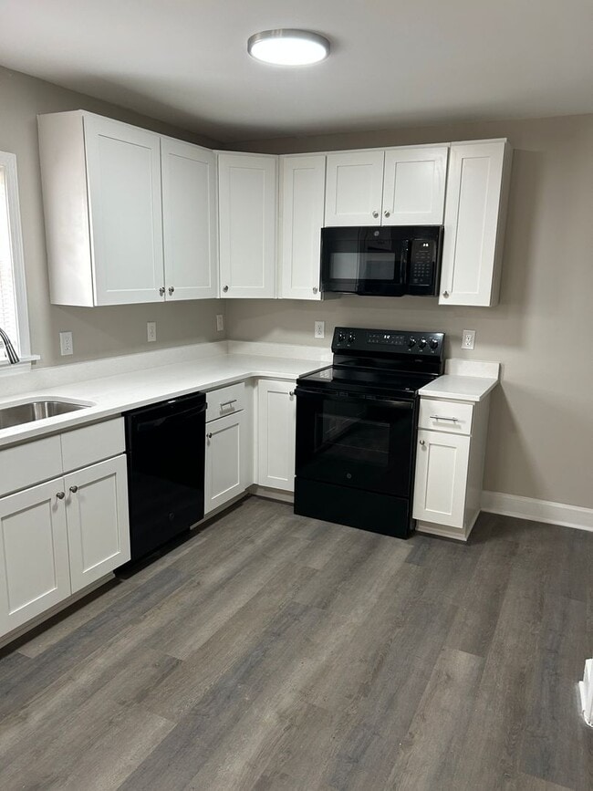 Building Photo - 518 W 24 1/2 St