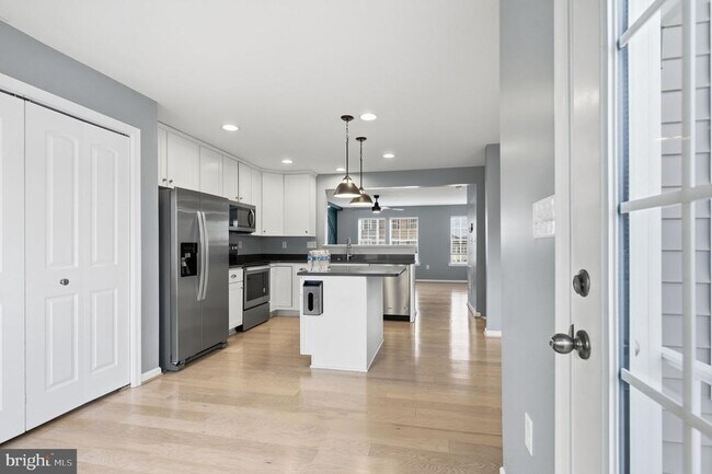 Building Photo - 43 Cecily Way