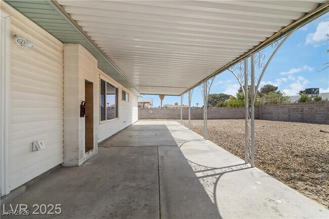 Building Photo - 7213 Lakeland Ct