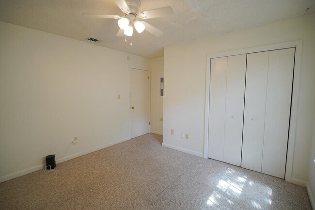 Building Photo - 828 Ashlyn Forest Dr