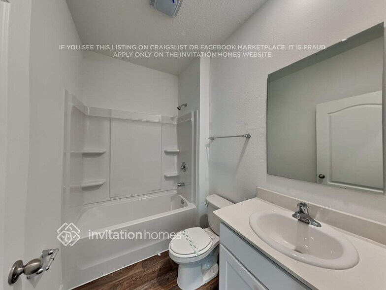 Building Photo - 701 Orellana Rd