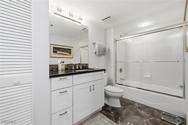 Building Photo - 6585 Nicholas Blvd