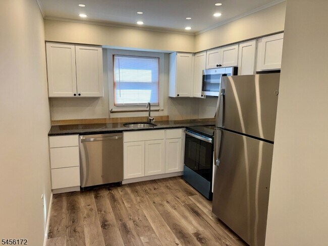Building Photo - 3102 Cromwell Ct