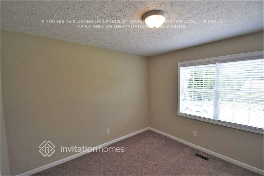 Building Photo - 561 Fairview Dr