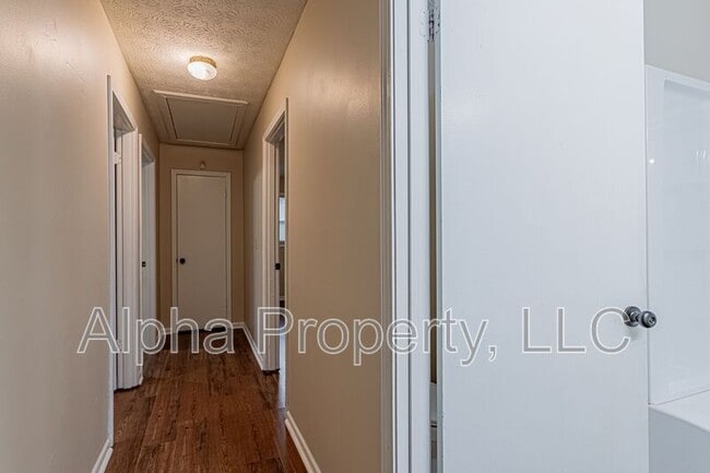 Building Photo - 5 Rawood Dr