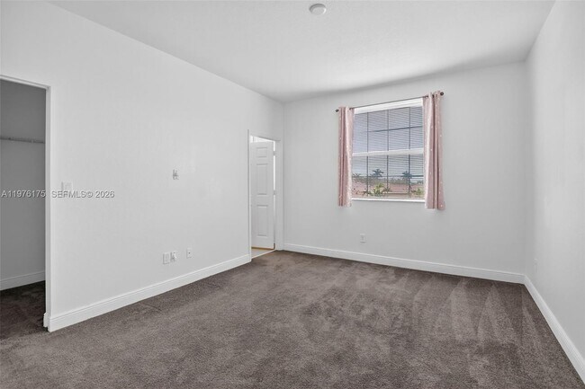 Building Photo - 1036 SW 147th Ave