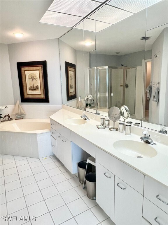 Building Photo - 257 Barefoot Beach Blvd