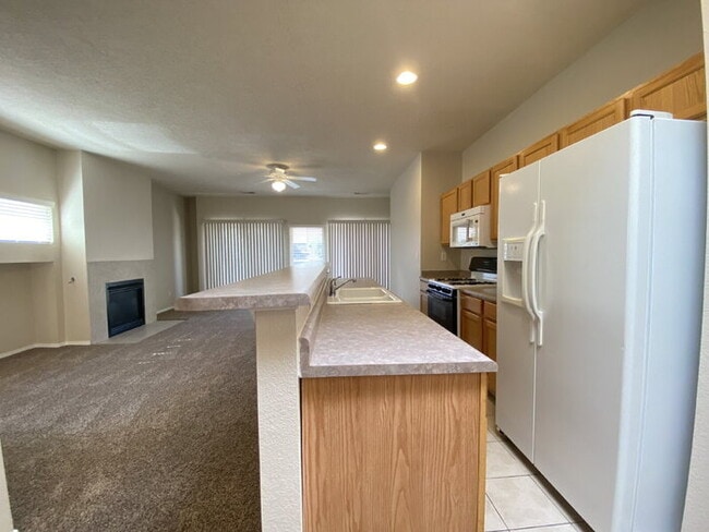 Building Photo - Gated Community - 2BR/Office