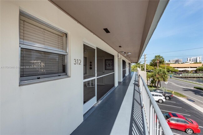 Building Photo - 250 Layne Blvd