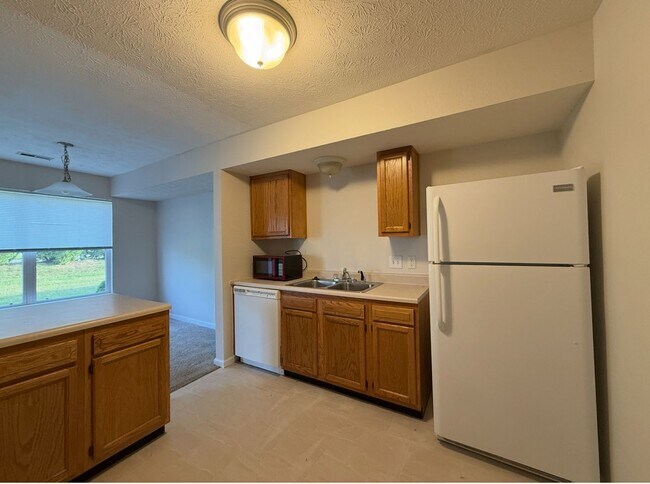 Building Photo - West Lafayette - Large 3 Bedroom 2 Bath Duplex