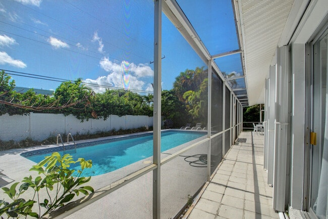 Building Photo - 1171 Bimini Ln