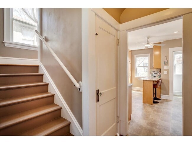 Building Photo - 3521 Girard Ave S