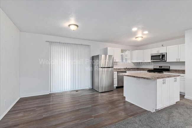 Building Photo - 3757 W Clermont Dr