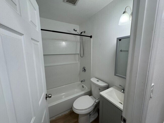 Building Photo - 5972 Roanoke Dr