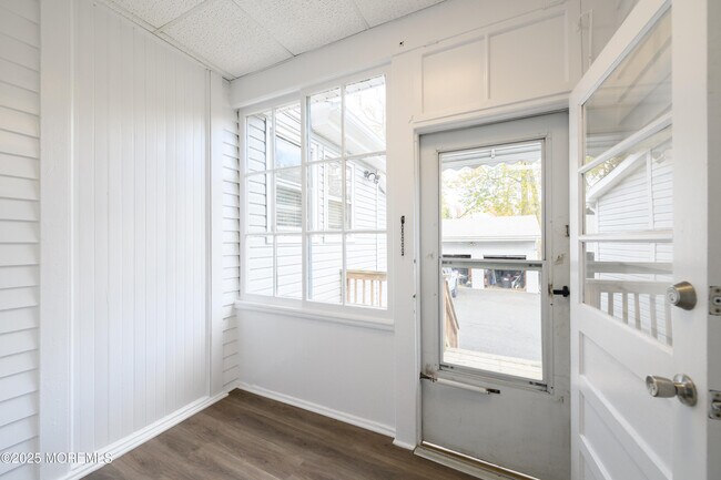 Building Photo - 64 Harding Rd