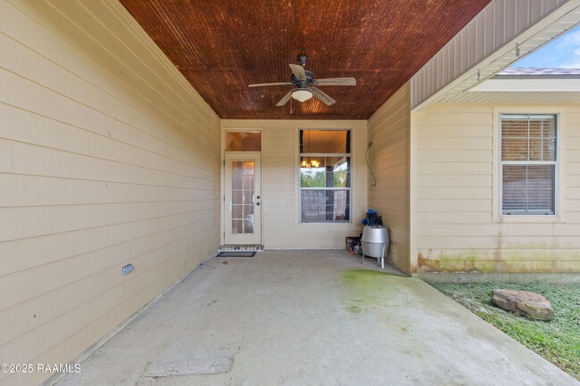 Building Photo - 410 Milton Estates