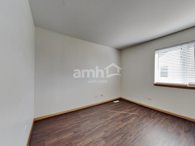 Building Photo - 20501 Kingsbrook Drive