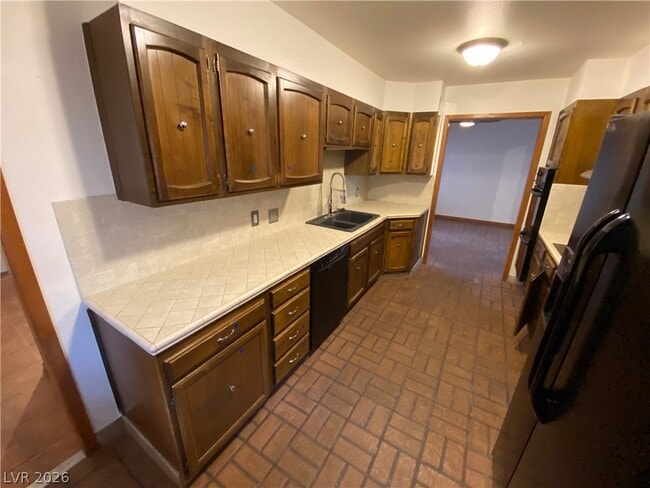 Building Photo - 2901 Burton Ave