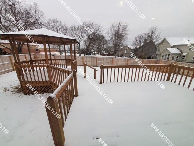 Building Photo - Gorgeous Blue Valley Home-Available in JULY!!