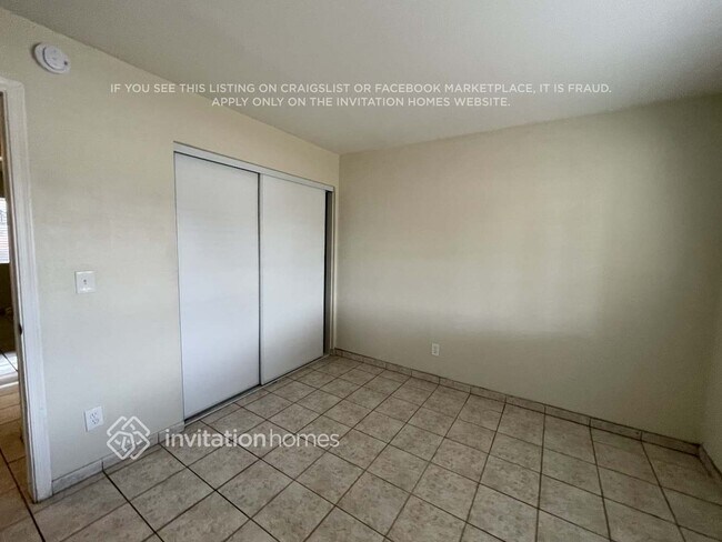 Building Photo - 7517 W Mercer Ln