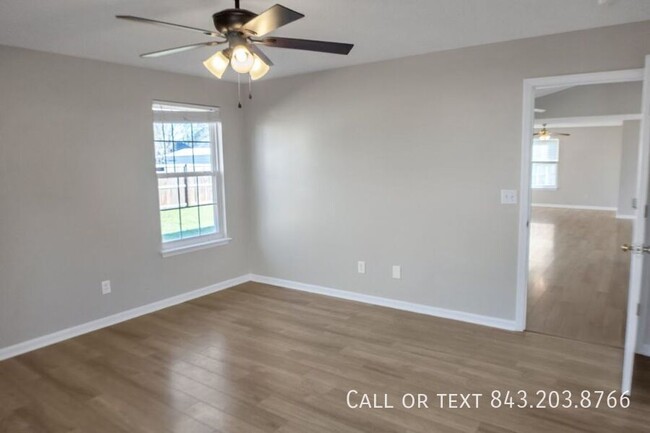 Building Photo - 9990 Hallsford Dr