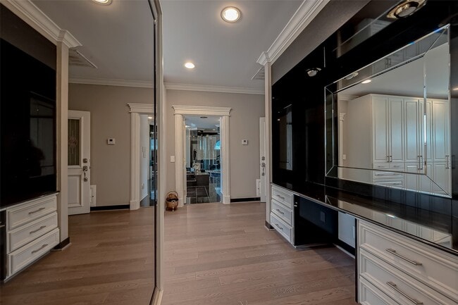 Building Photo - 12445 Memorial Dr