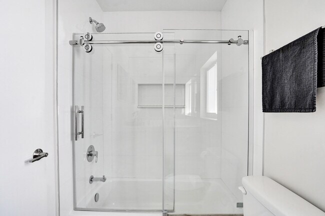 Building Photo - 1299 SW 9th St