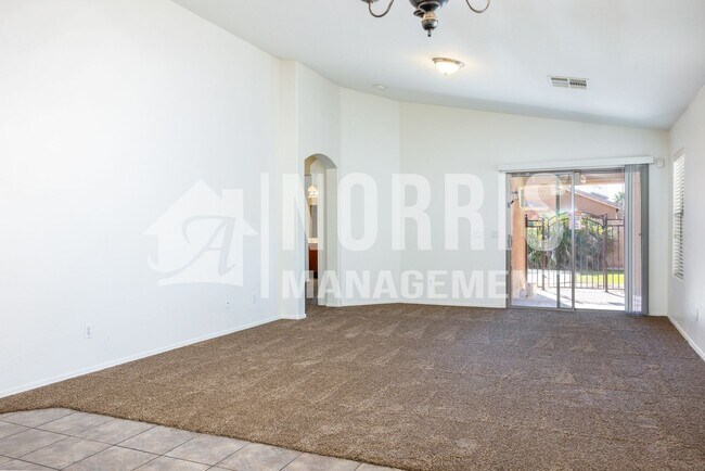 Building Photo - Beautiful Home with a Freshly Updated Pool...
